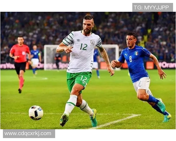 重庆羽毛球队在世界杯预选赛中以52分稳居积分榜首位展现强劲实力